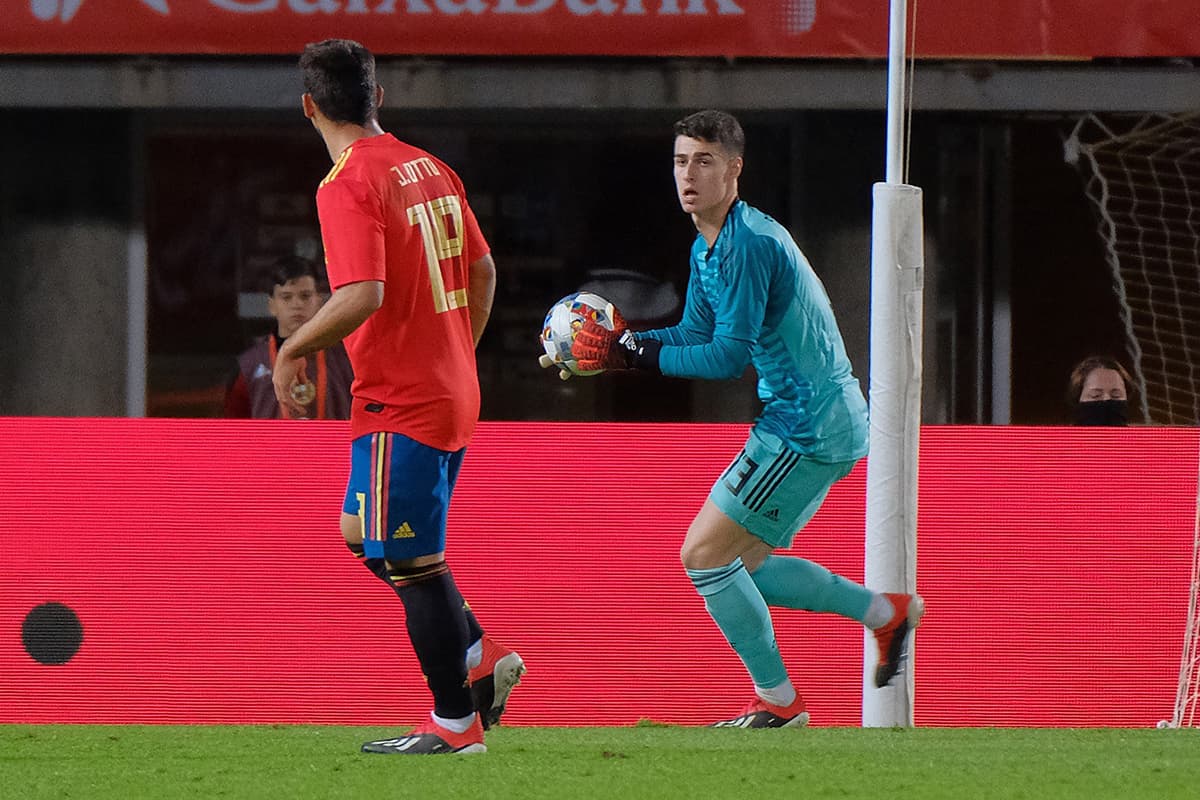 El arquero del Chelsea Kepa Arrizabalaga fue la novedad en el arco español en lugar de David De Gea.