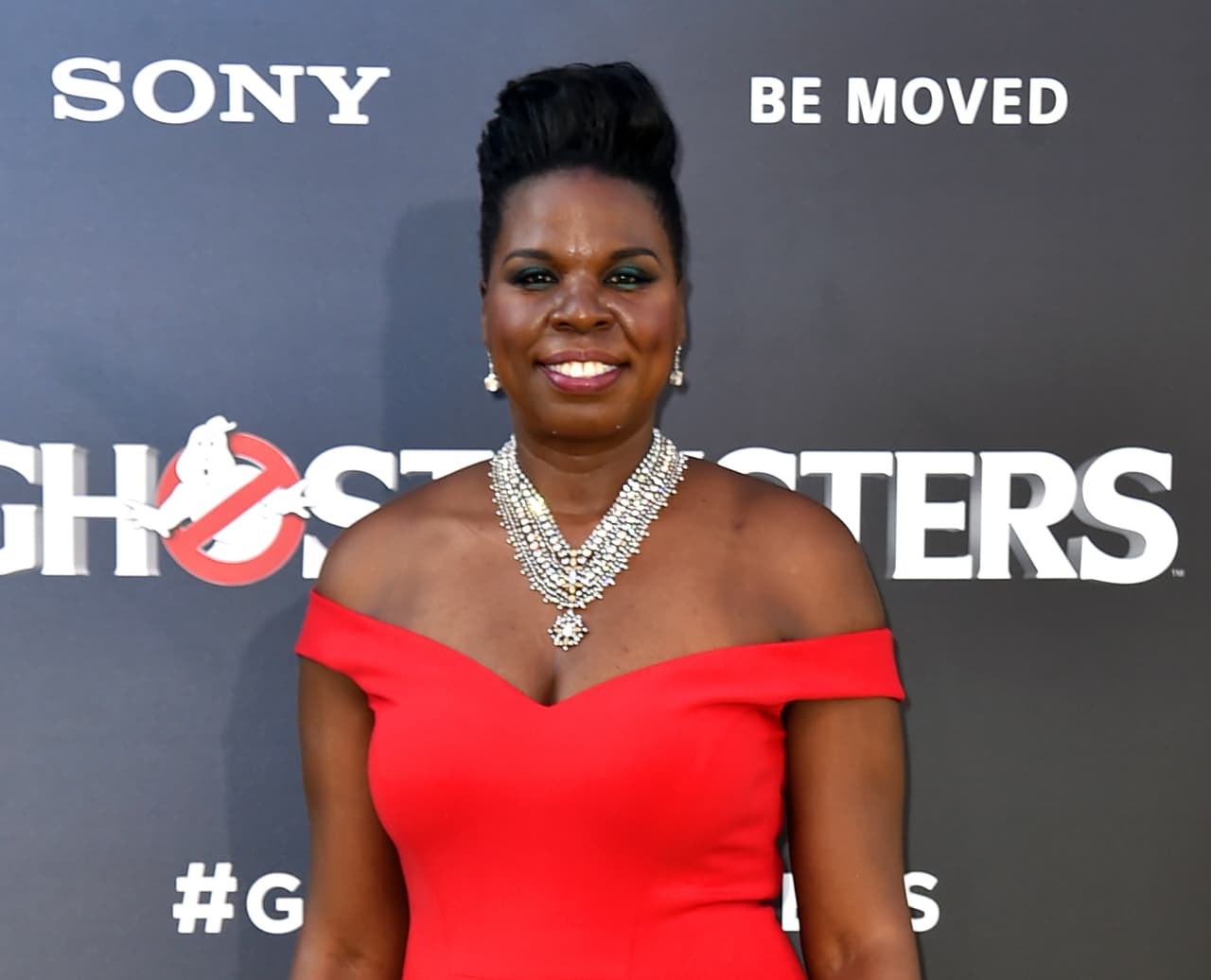 En esta foto del 9 de julio del 2016, la actriz Leslie Jones llega a la premiere de "Ghostbusters" en Los Angeles. (Foto por Jordan Strauss/Invision/AP, Archivo)