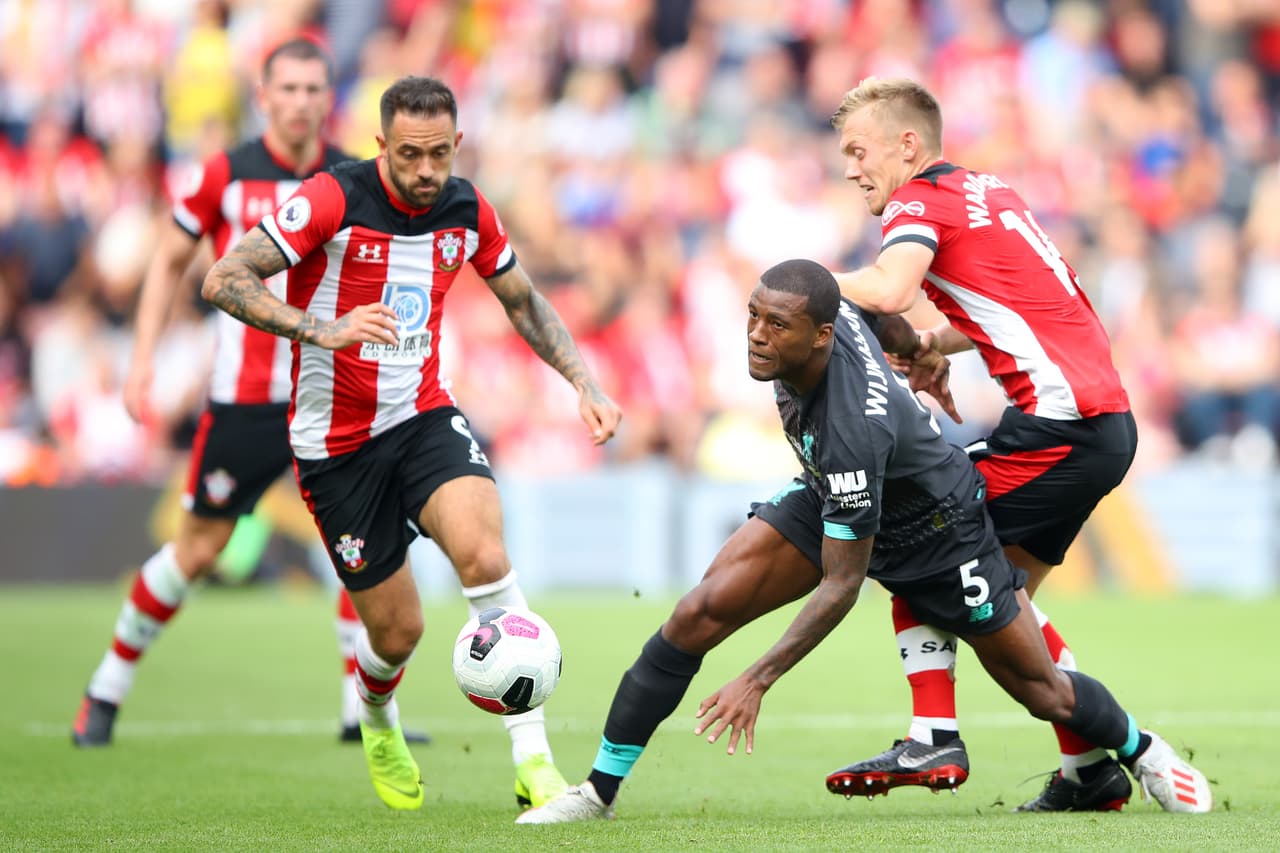 El Liverpool venció 2-1 con goles de Firmino y Mané al Southampton.