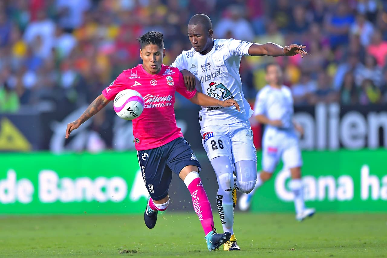 Raúl Ruidíaz tuvo un mal partido. Además del penal errado, no pudo vencer el marco rival a pesar de tener un buen número de oportunidades.