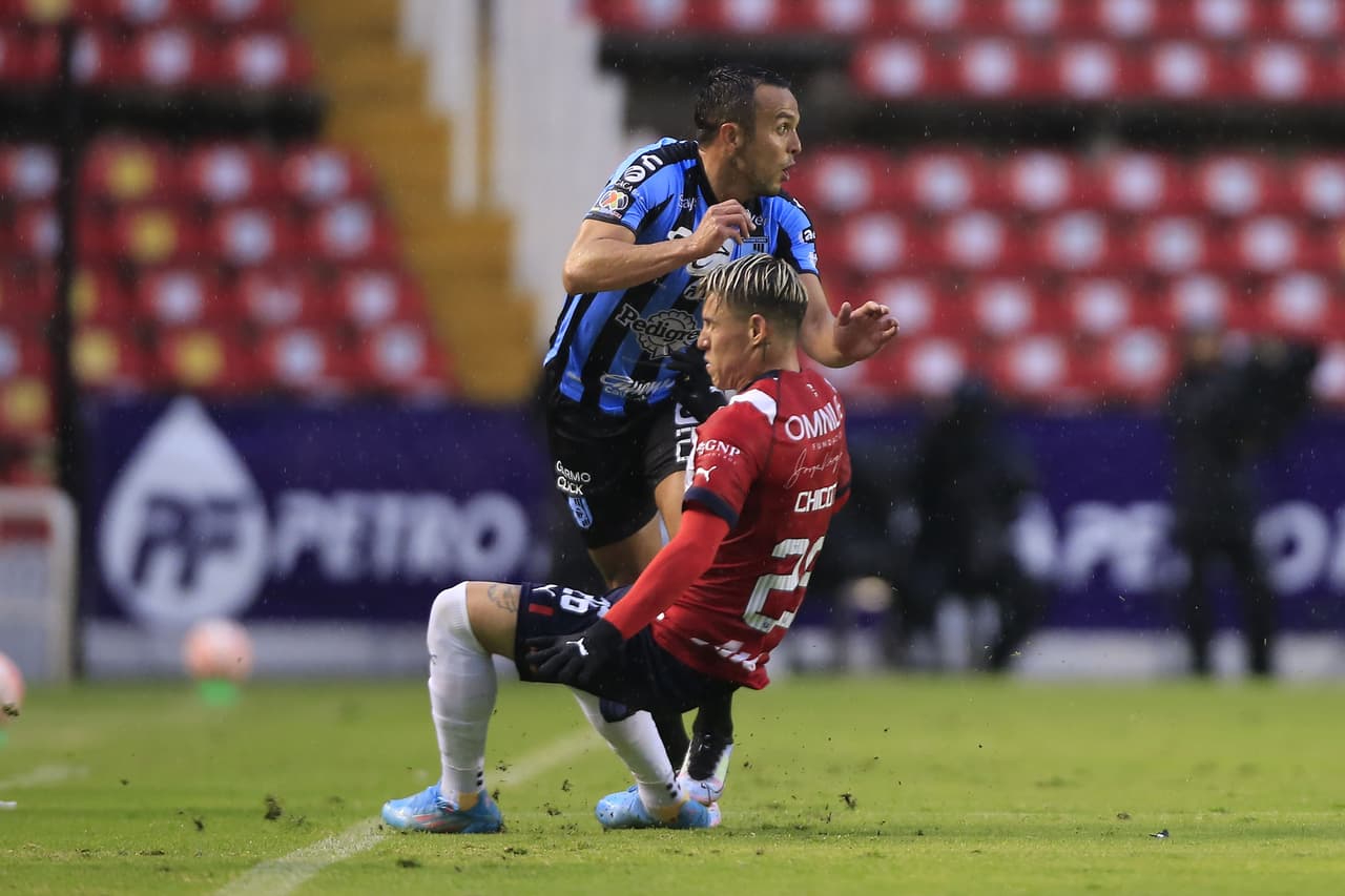 Chivas sigue sin ganar en el Apertura 2022 pese a los goles de Pérez-Bouquet y Alexis Vega, suma 4 empates y dejó ir una gran oportunidad para salir del irregular bache, mientras que los Gallos Blancos tampoco lograron salir del fondo de la tabla general.