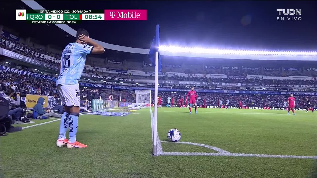 ¡GOOOL! Maximiliano Perg anota para Querétaro.