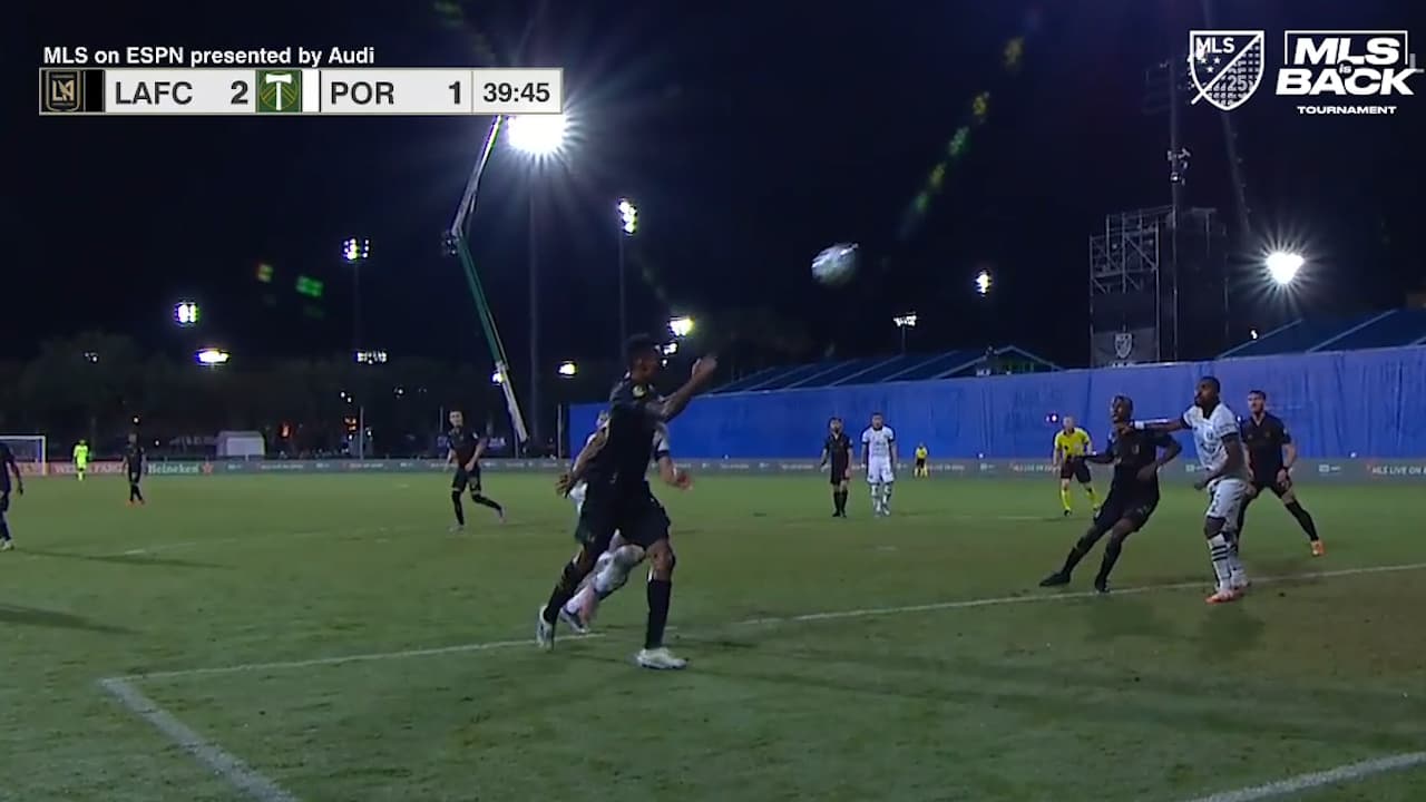 La defensa se duerme, Mark-Anthony Kaye marca de cabeza y LAFC remonta el marcador 2-1