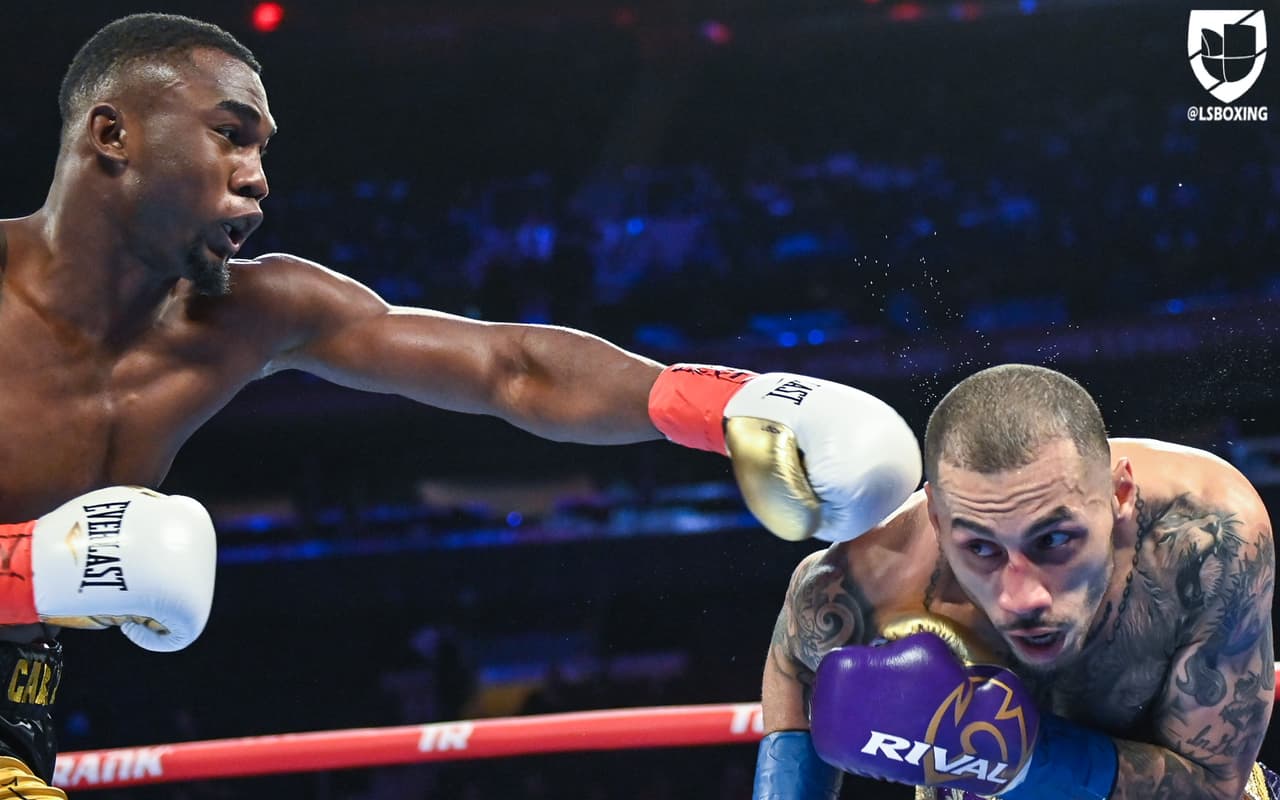 Carlos Adames detuvo a Frank Galarza en cuatro episodios, gracias a un terrible gancho de izquierda que mandó a la lona a su rival.