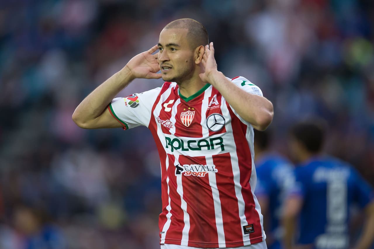 4. Carlos González (Necaxa) - 6 goles