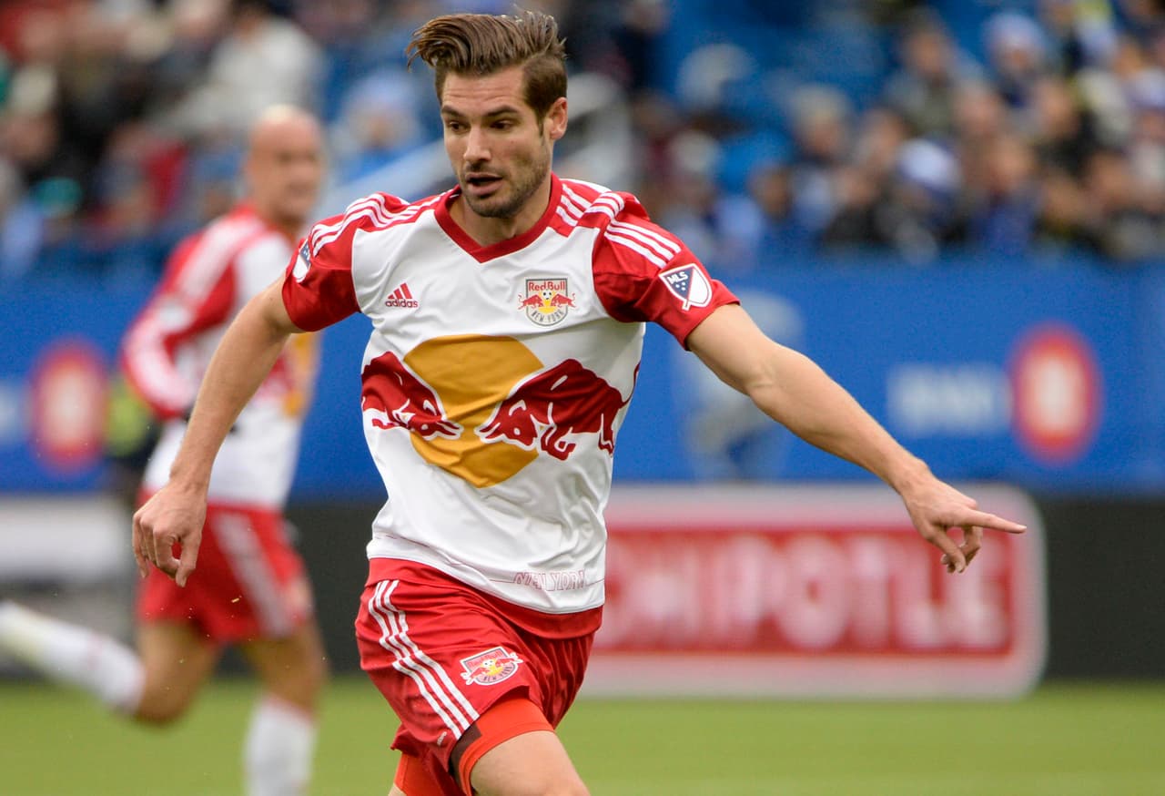 El central francés Damien Perrinelle -además de ser una figura estable en el plantel de New York Red Bulls- ya ha sido convocado por firmas de moda para incluir su imagen en diversos catálogos de moda. (USA Today Images)