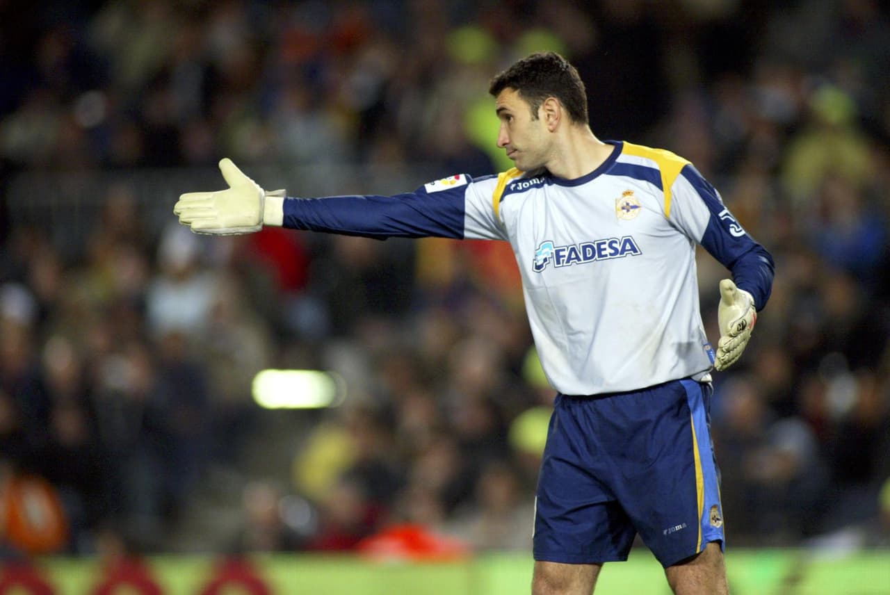 El portero español José Francisco Molina sufrió de un cáncer testicular en el año 2002. Con un extenso tratamiento de quimioterapias, el entonces jugador del Deportivo La Coruña dejó las canchas y unos meses después regresó recuperado.