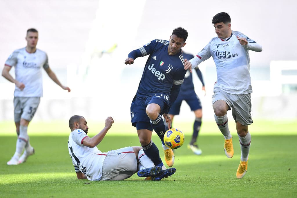 Juventus se impone a Bologna 2-0 este domingo. Los goles corrieron a cargo de Arthur Melo y Weston McKennie al minuto 71. Los de la Vecchia Signora, con este resultado, se acercan a la cima de la Serie A.