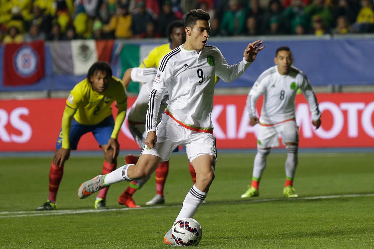 Tras anotar el penal rente a Holanda, Raúl Alonso empató a Hugo Sánchez con 7 tantos y superó a Luis Hernández que se quedó en 6.