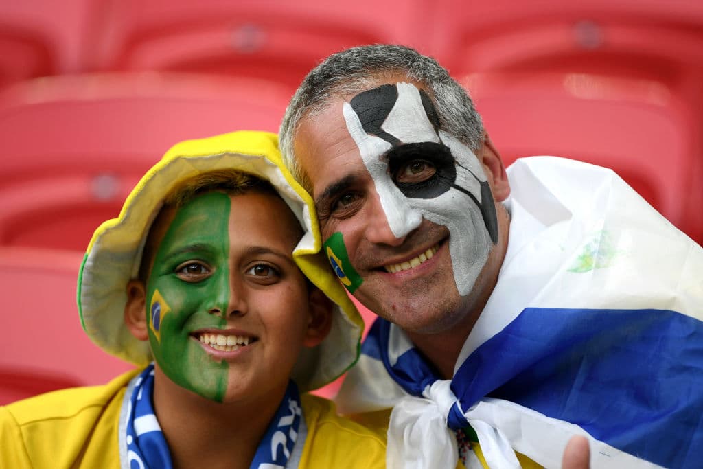 La alegría, el colorido y toda la fiesta de los fanáticos hacen parte del duelo de cuartos de final entre Brasil y Bélgica en Kazán, para conocer el segundo semifinalista del Mundial de Rusia 2018.