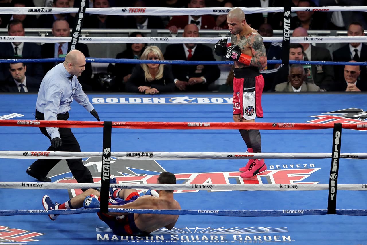 Cotto es el único peleador puertorriqueño en coronarse en las divisiones welter junior, welter, mediano junior y mediano.