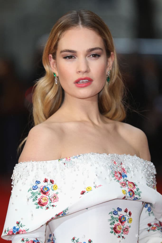 James pasó la mayor parte del año transformándose en la ex Playmate, solo para quedarse preguntándose: al hacer un programa de televisión sobre cómo se explotaba a Anderson, ¿James simplemente se sumaba a la explotación?