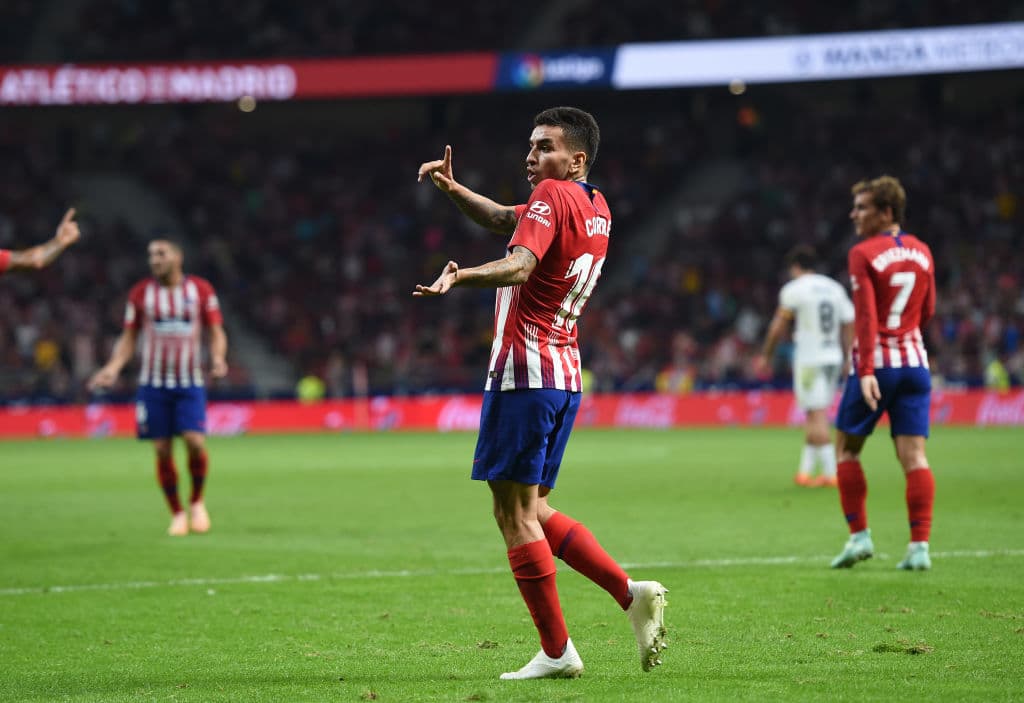 Atlético de Madrid se puso de fiesta frente a su público en la Jornada 6 de la Liga de España en la que se impuso 3-0 contra Huesca y se metió en zona de torneos internacionales.