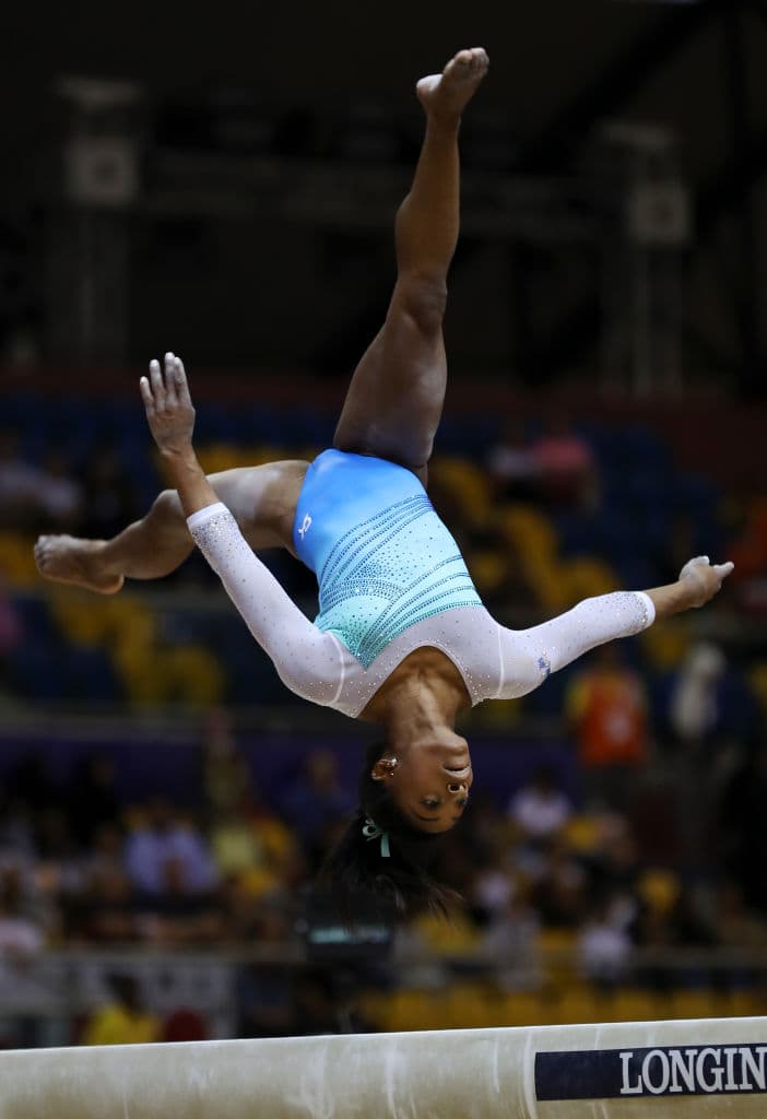 la estadounidense prolonga, de esta forma, su racha victoriosa, que comenzó en los campeonatos nacionales de 2013 e incluye cuatro medallas de oro en los Juegos Olímpicos de Río 2016.