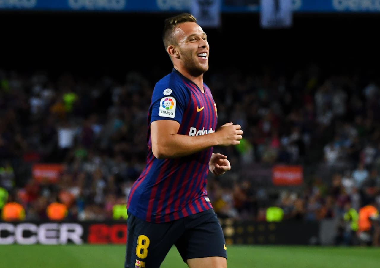 6. Arthur (Brasil) - 45.7 millones de dólares del Gremio al F.C. Barcelona (Verano 2018)