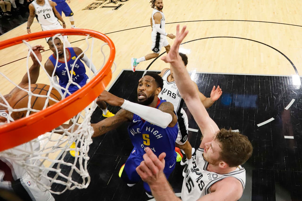 Los San Antonio Spurs forzaron al séptimo y decisivo juego de la serie de primera ronda de Playoffs ante los Denver Nuggets. Les compartimos las mejores imágenes.