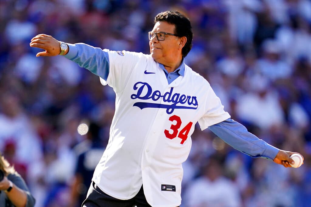 El día finalmente llegó para una de las leyendas de los Dodgers, ‘El Toro’ Valenzuela finalmente vio su número ascender a lo más alto de Dodger Stadium, en donde 
<b>su memoria deportiva y cultural estará vigente </b>cada vez que los aficionados llenen sus graderíos.