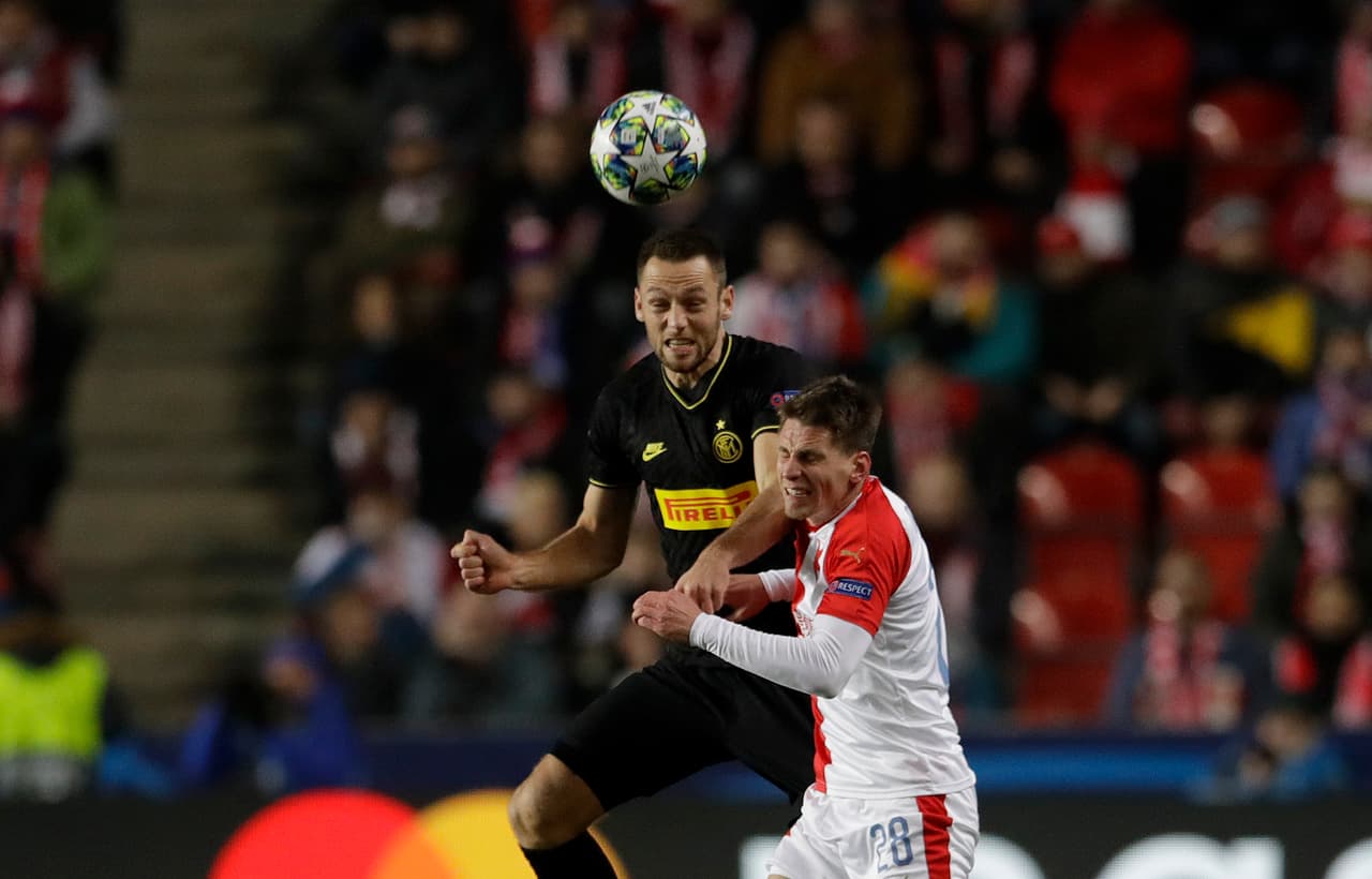 Lautaro Martínez (19’, 88’) continúa con excelente racha y marcó en dos ocasiones. Lukaku (81’) marcó el tercero para los visitantes. Soucek (37’) descontó para Slavia Praga.