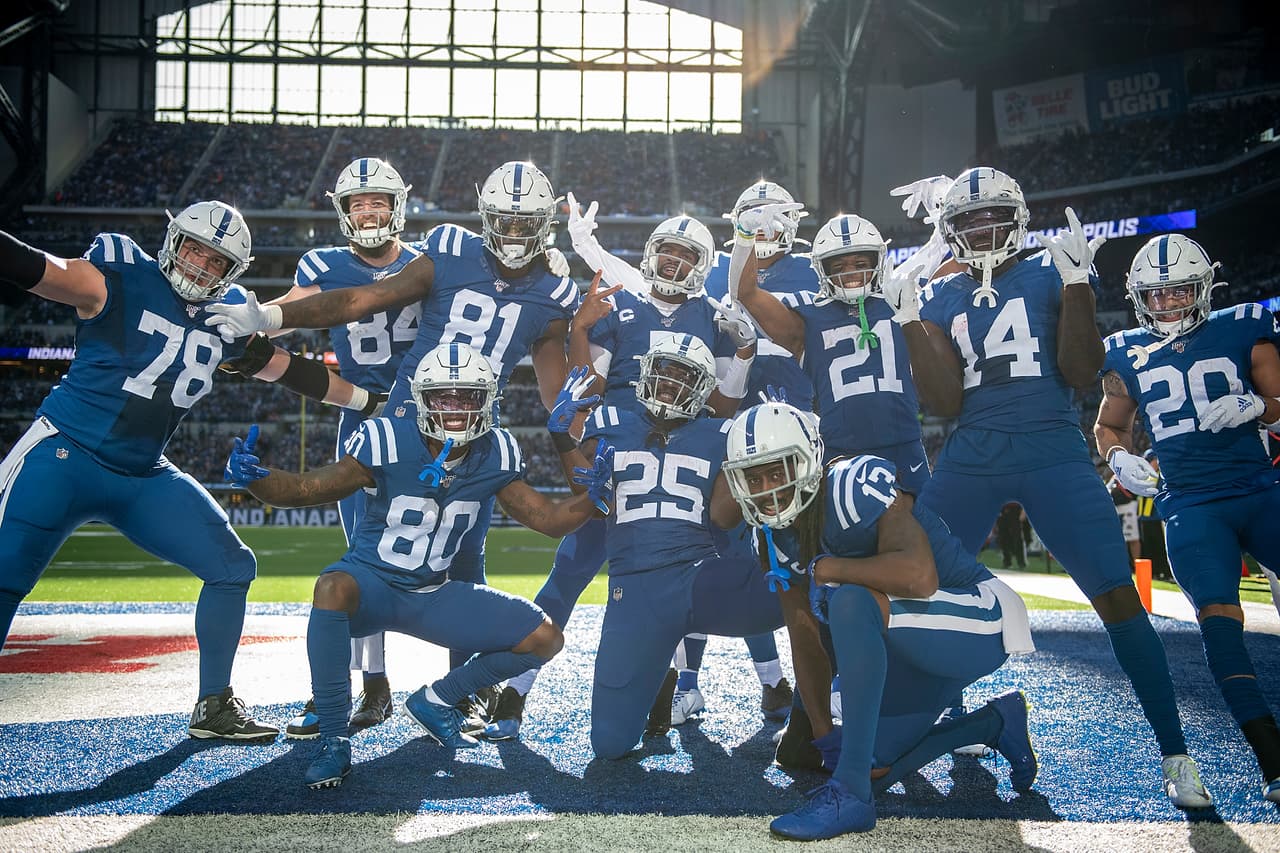 Los pateadores fueron protagonistas, pero las clásicas atrapadas y tacleadas forman parte de las mejores fotos en la Semana 8.