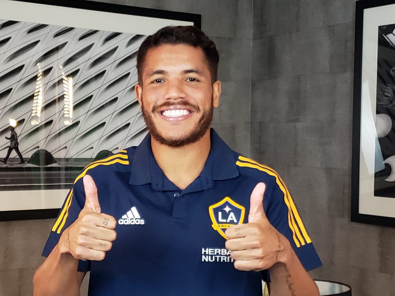Jonathan dos Santos revela su injerencia en el fichaje de 'Chicharito'