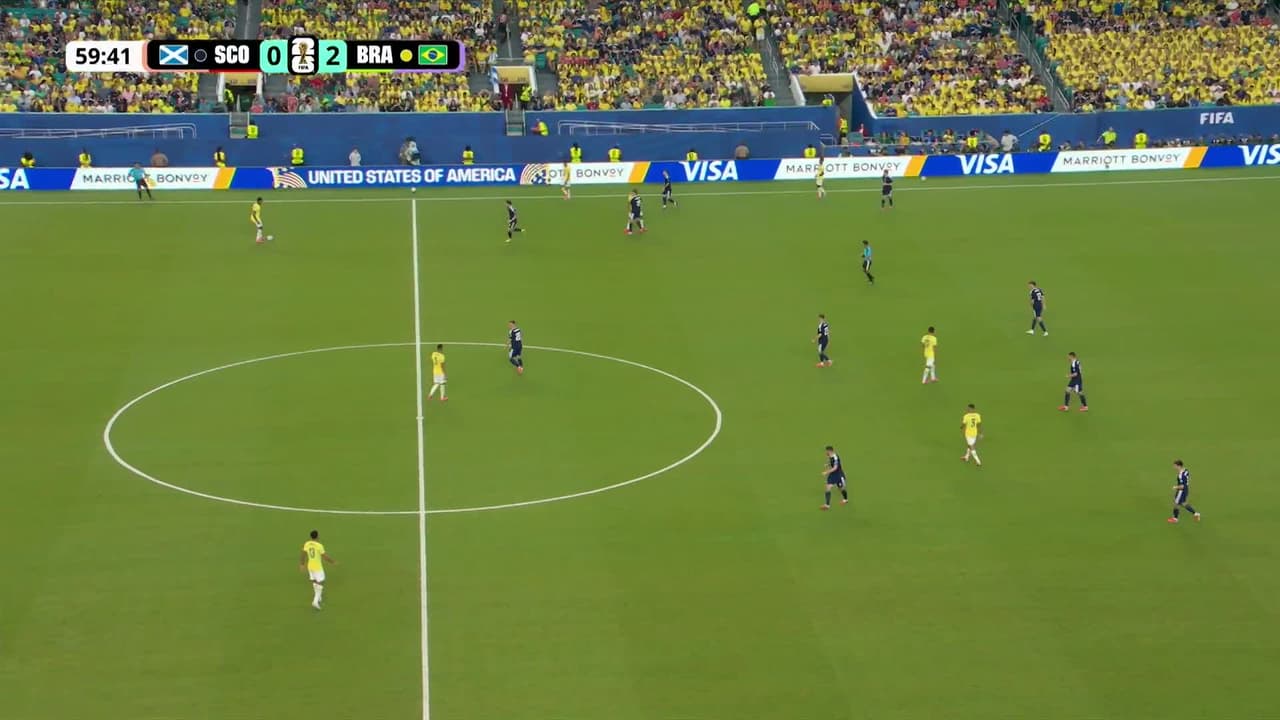¡GOL!  anota para Brasil. Matheus Cunha
