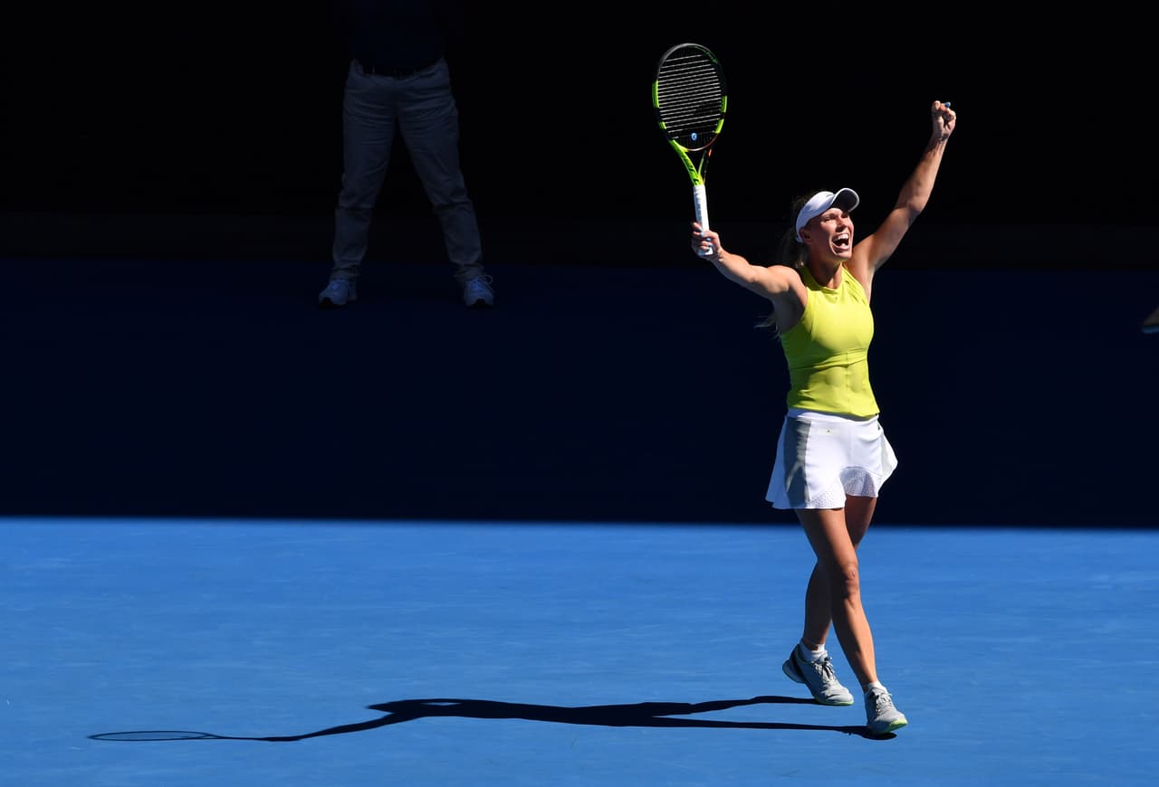 La danesa Caroline Wozniacki es otra de las bellas que sigue en Australia. La exnúmero uno mundial, con sus ojos azules, sonrisa seductora y cuerpo torneado, reúne capacidad y belleza.