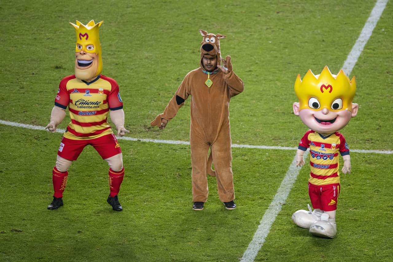 during the game Morelia vs America, corresponding to Semifinals first leg match of the Torneo Apertura 2019 of the Liga BBVA MX, at Morelos Stadium, on December 05, 2019. <br><br> durante el partido Morelia vs America, correspondiente al partido de Ida de las Semifinales de Final del Torneo Apertura 2019 de la Liga BBVA MX, en el Estadio Morelos, el 05 de Diciembre de 2019