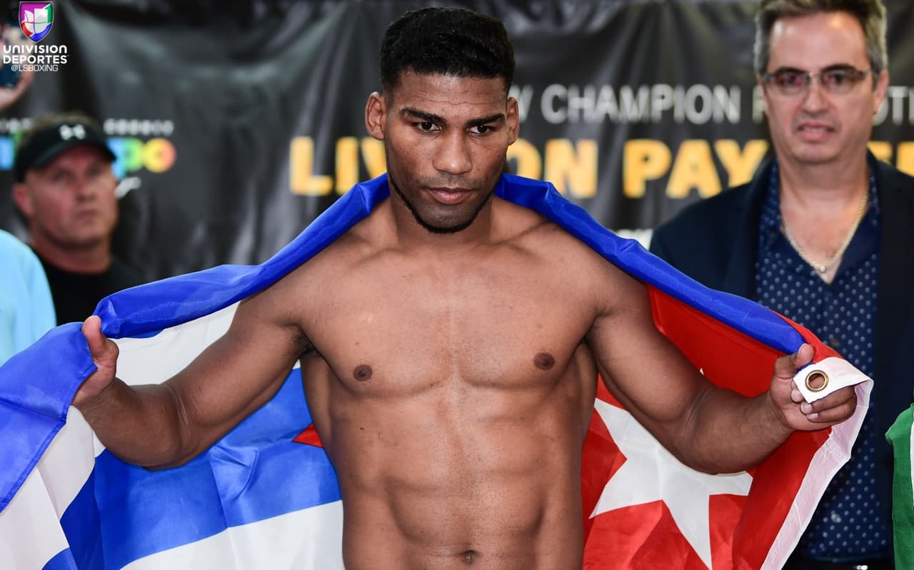 Yuriorkis 'El Ciclón de Guantánamo' Gamboa se pasó el límite de las 135 libras por cuatro onzas de cara a su pelea ante el mexicano Miguel 'Barreterito' Beltrán.