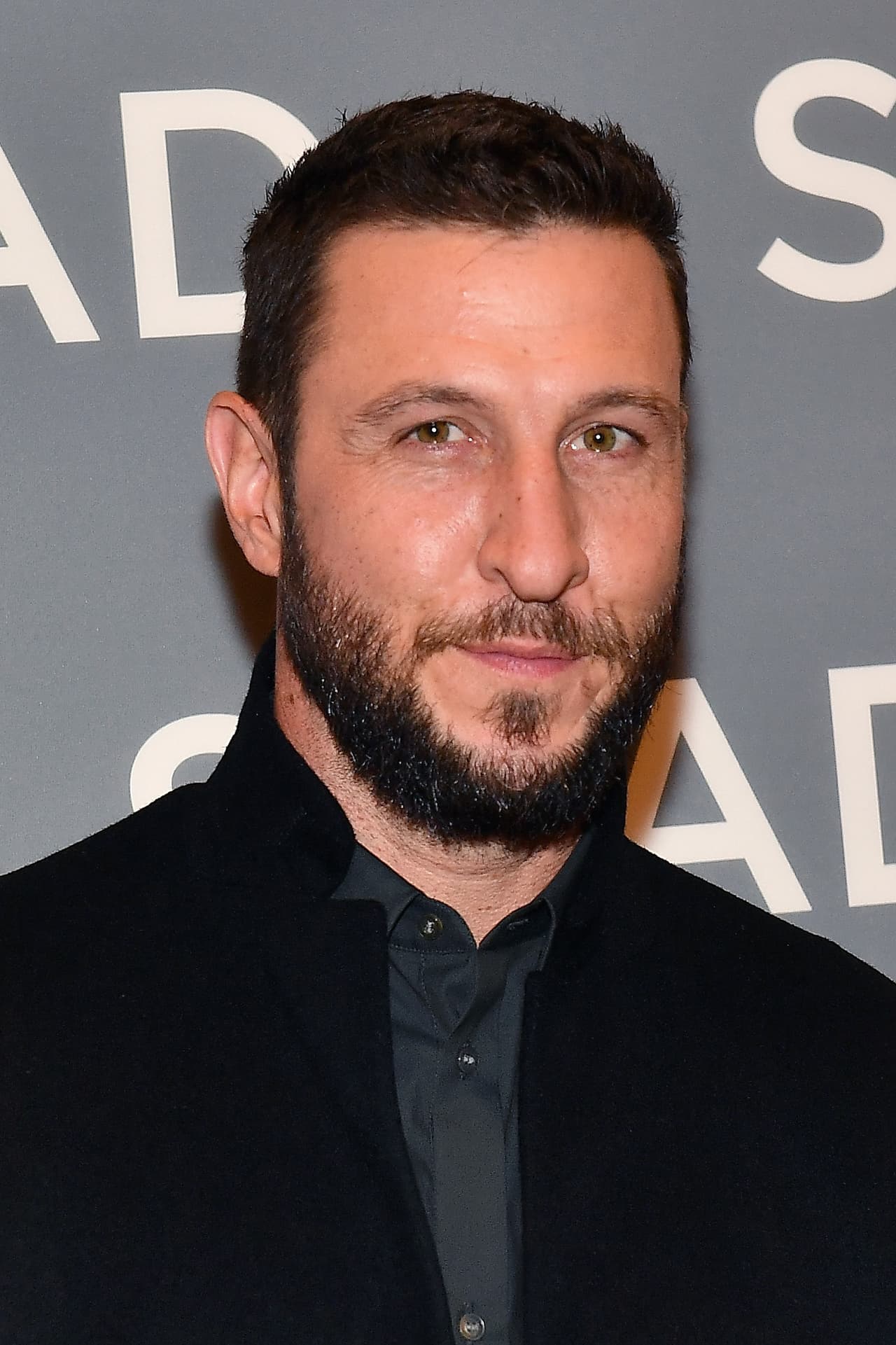 "Pablo Schreiber, ¿cómo estás? Me llamo Sergio Ramos, futbolista profesional y español de fútbol. No sé si me conoces, pero recibo muchos mensajes cada día diciéndome que nos parecemos. ¿Qué opinas? Encantado de conocerte, hermano", le escribió al actor.