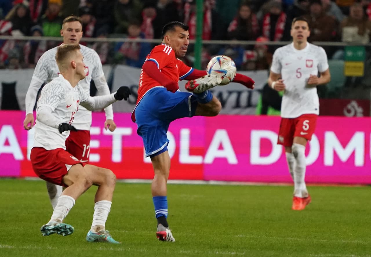 Polonia se impuso a Chile en partido amistoso previo al Mundial Qatar 2022 con gol de Piatek.