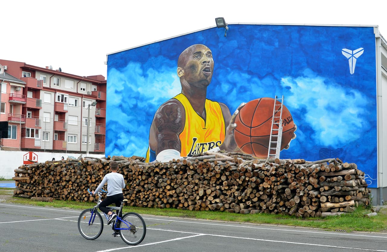 Mural de Kobe Bryant.