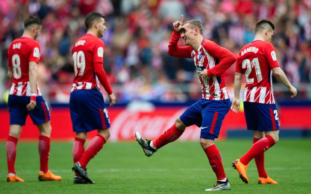3)
<b>Atlético de Madrid</b>. Los Colchoneros han ganado prestigio en los años recientes por sus éxitos continentales. Ahora son el tercero más popular en La Liga en Twitter: 4.05 millones de seguidores.