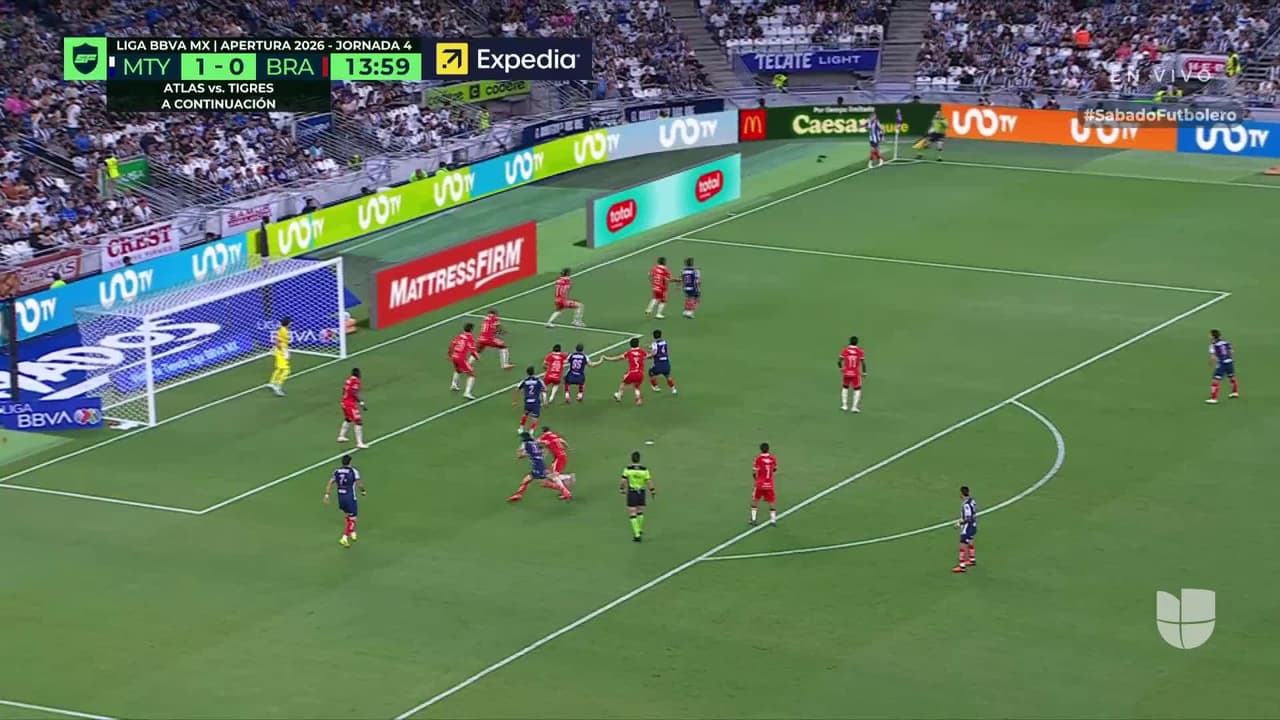 ¡GOL!  anota para Monterrey. Diego Rossi