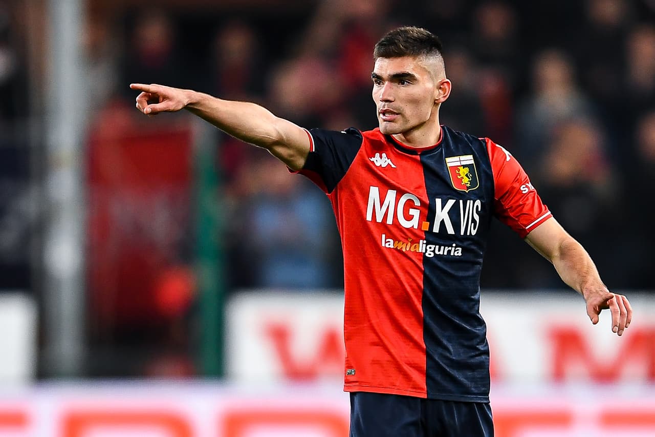 Johan Vásquez desciende a la Serie B con el Genoa