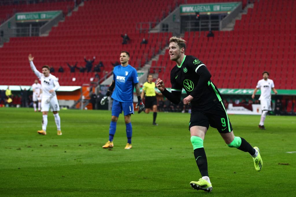 Con goles de Weghorst (38’) y Baku (59’), Wolfsburg venció 0-2 visitando al Augsburg. Wolfsburg llegó a 38 unidades en zona de Champions, mientras que Augsburg se quedó con 22.