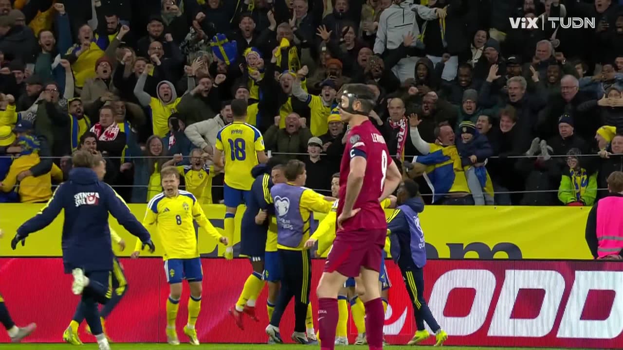 ¡Qué locura! Gyökeres pone el 3-2 de Suecia y la cara de Lewandowski lo dice todo