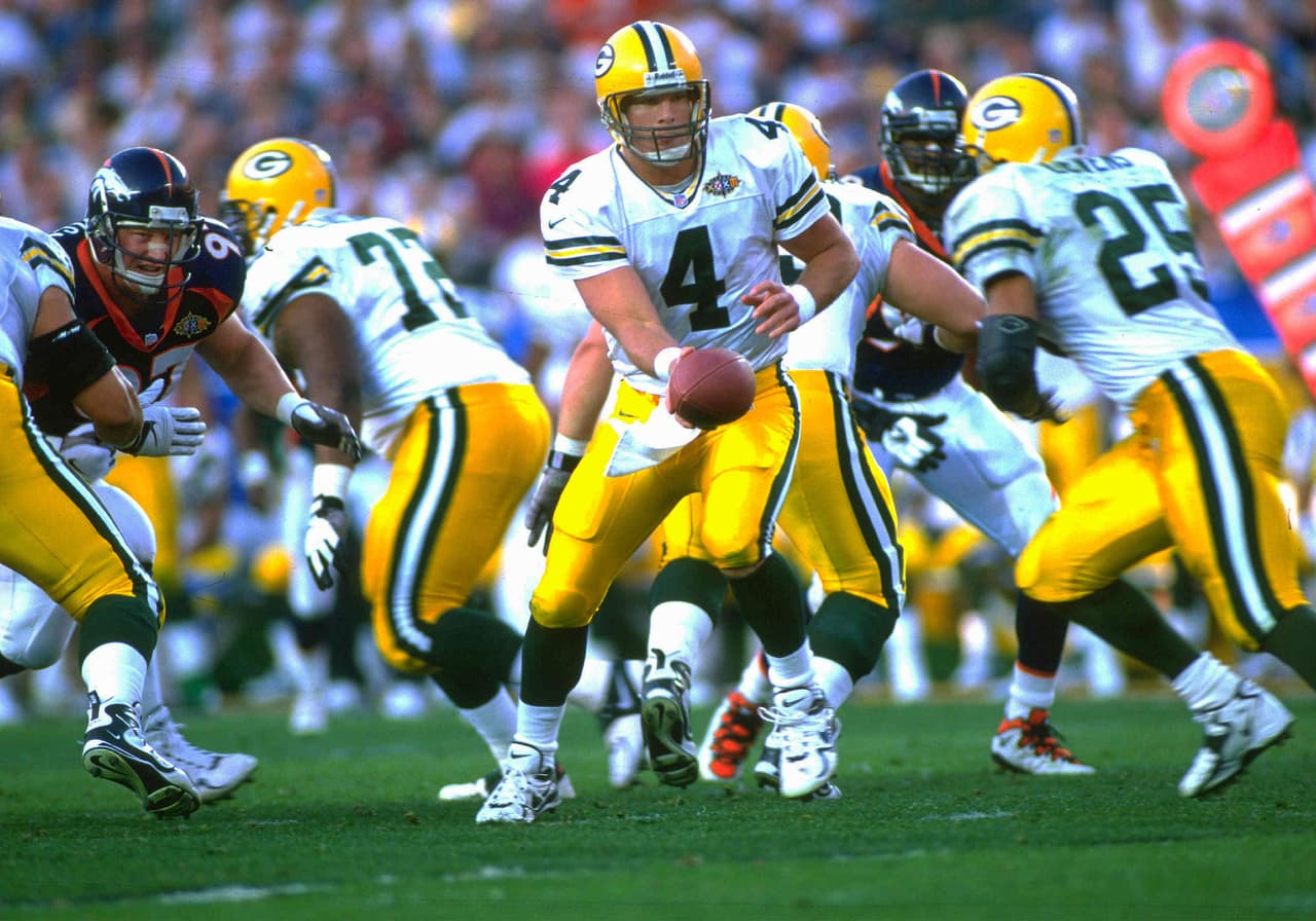 Los Green Bay Packers tenían la ofensiva número uno de la NFL. Brett Favre al mando, los receptores Antonio Freeman y Robert Brooks, los 2 de mil yardas y el corredor Dorsey Levens que también superó las mil yardas.