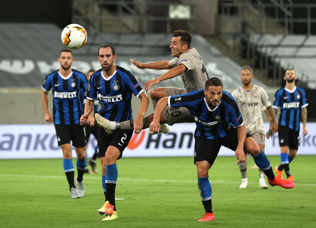Poco a poco, el Shakhtar domina el balón durante el partido.