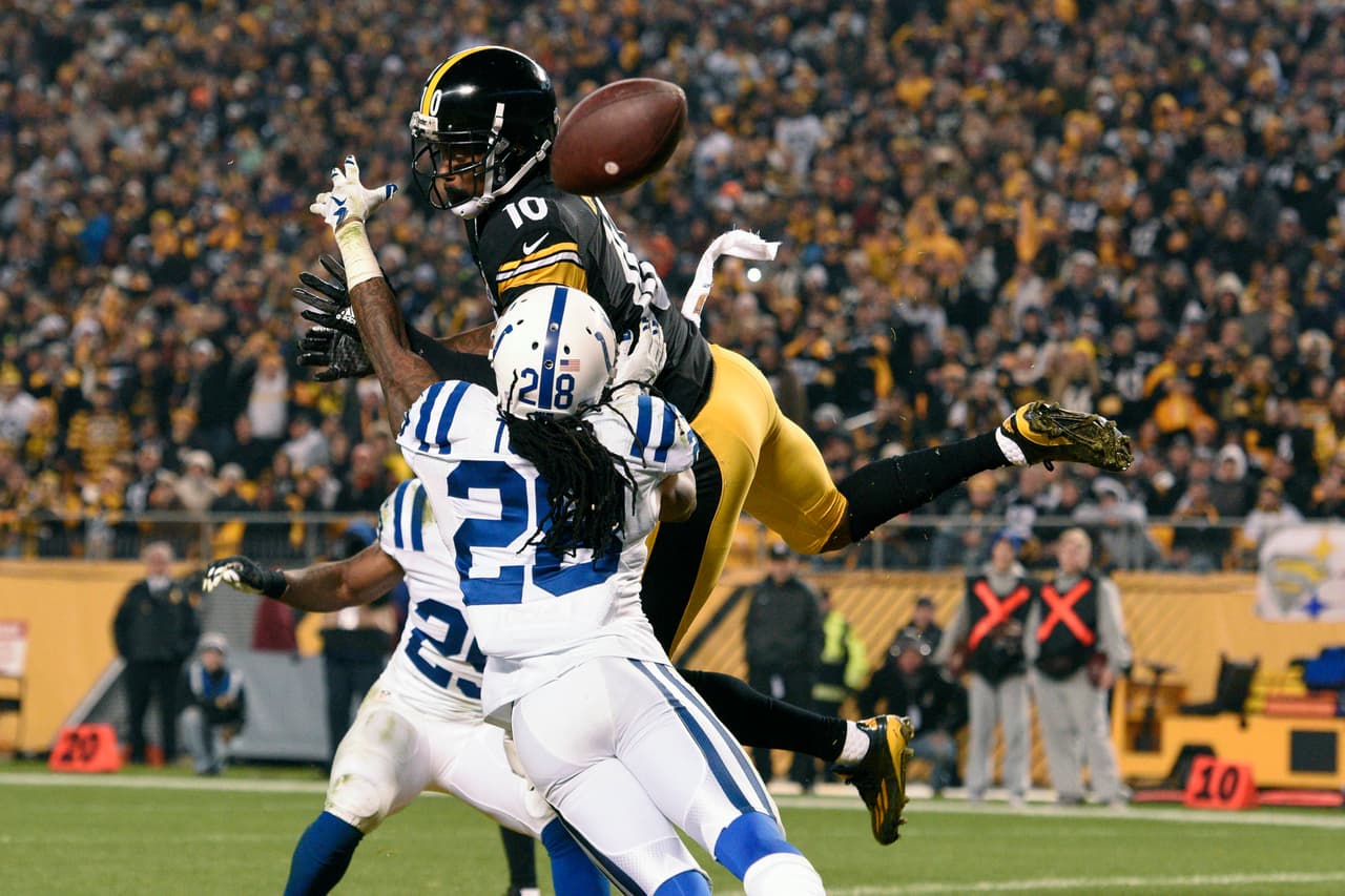 Los Steelers mantienen su paso para poder llegar a la postemporada al derrotar por apabullante marcador de 45-10 a los Colts. Checa las mejores tomas de este partido.