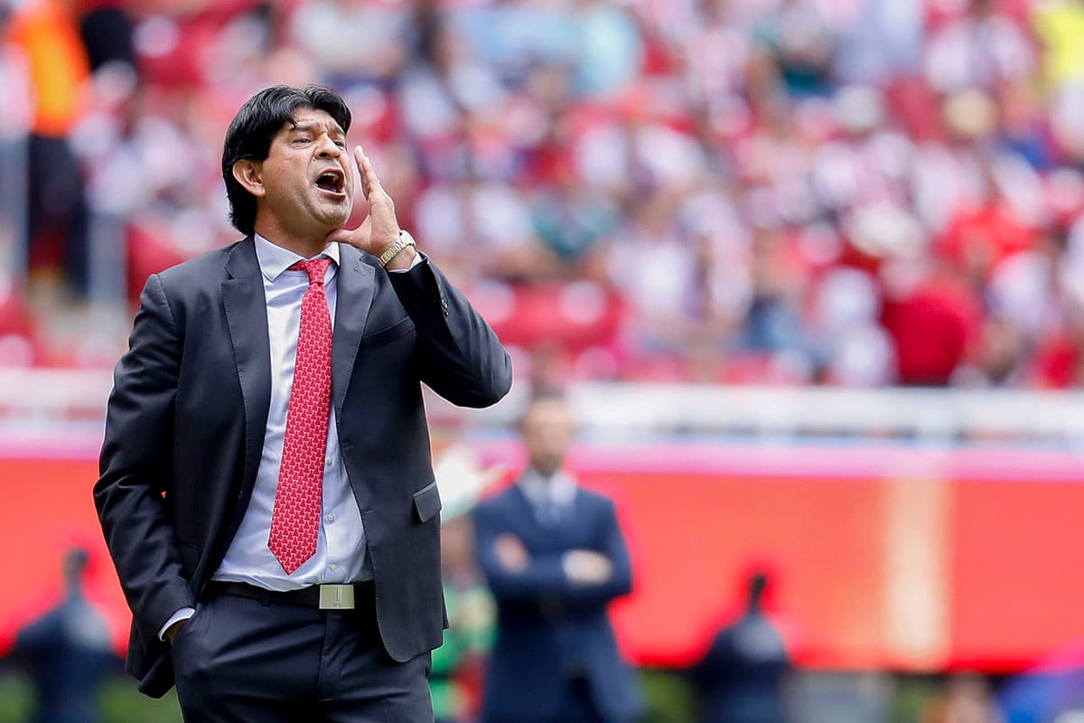 Sigue con preocupación el técnico paraguayo José Saturnino Cardozo luego de dos partidos sin triunfos para Chivas en condición de local.