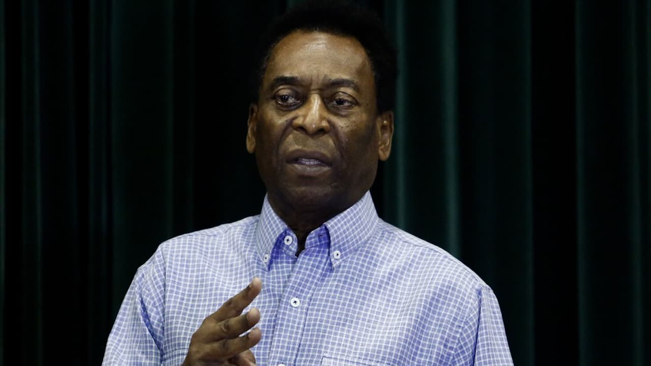 Pelé fue hospitalizado en Sao Paulo