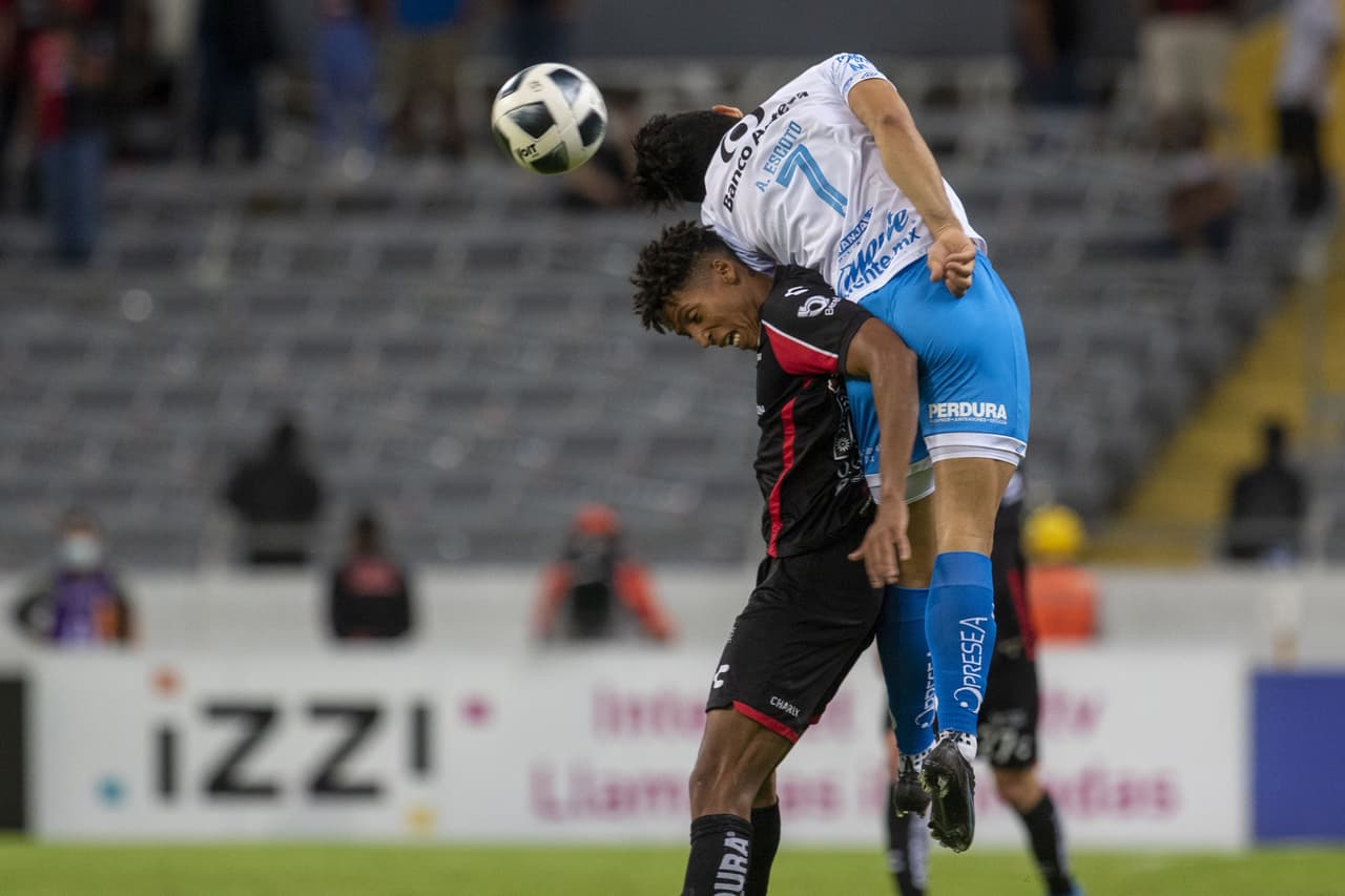 Con un solitario gol de Christian Tabó al final del primer tiempo, Puebla le pega 0-1 al Atlas y rompen con su racha de seis partidos sin ver la derrota.