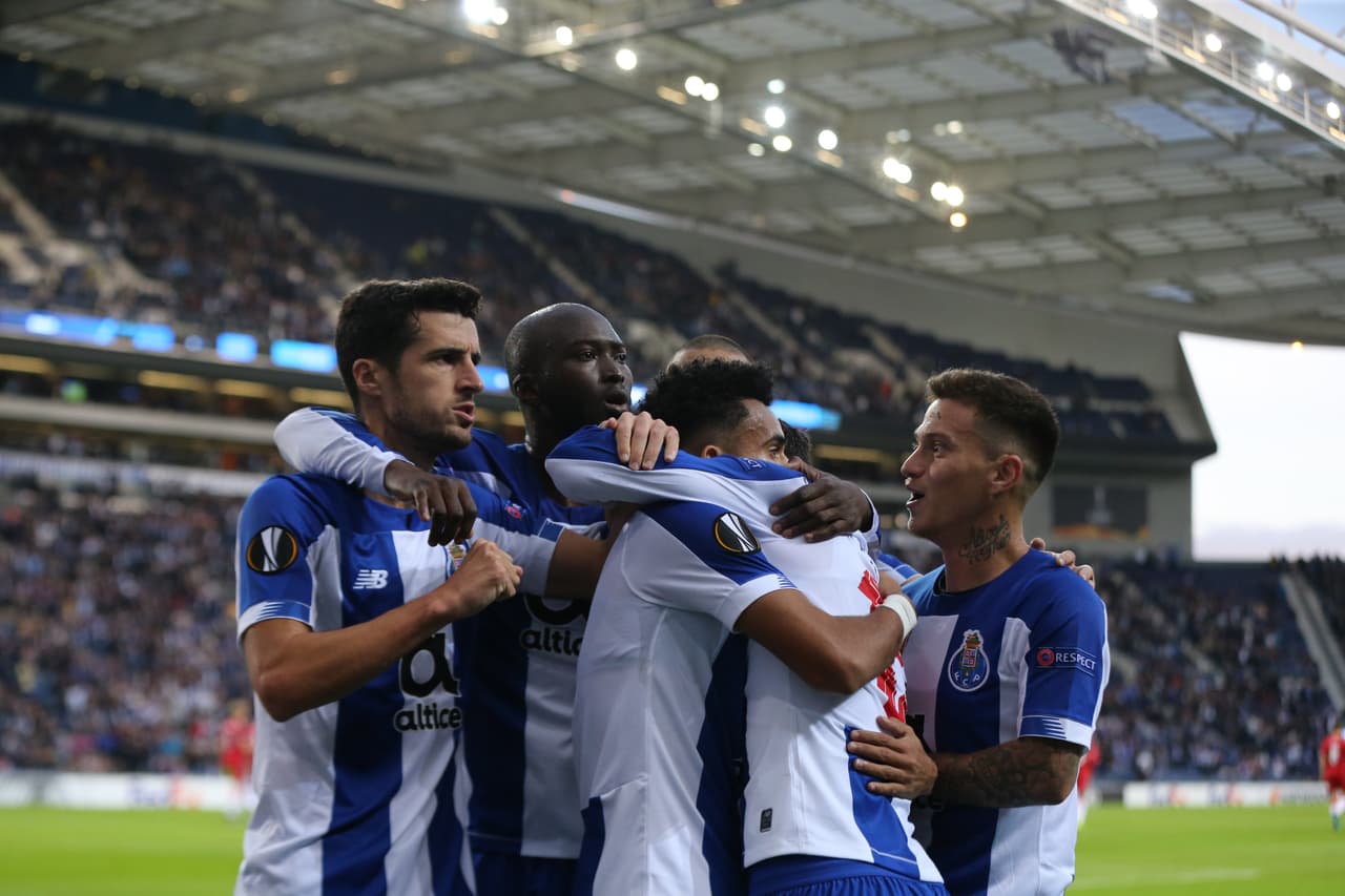 Diaz (36´) y Morelos (44´) anotaron para Porto y Rangers, respectivamente. En la J4 de Europa League se enfrentarán de nuevo.