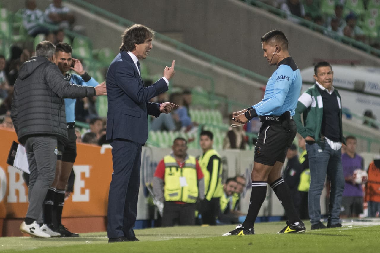 ¡Partidazo en la Comarca Lagunera! Santos vence al León 3-2 con autoridad y dos goles de penal.