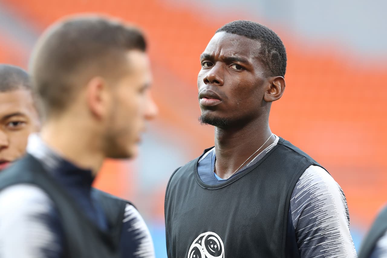 Vaya mirada la de Paul Pogba. El estelar mediocampista del Manchester United y de Les Bleus podría tener un trabajo primordial en la recuperación de la pelota y ser la punta de lanza en ataque.