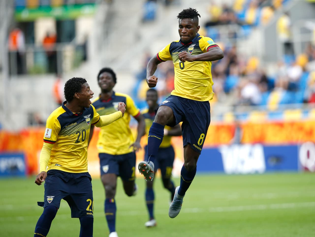 El primer gol de la tarde en Gdynia lo puso Jose Cifuentes para la selección ecuatoriana con un remate de media distancia perfecto.