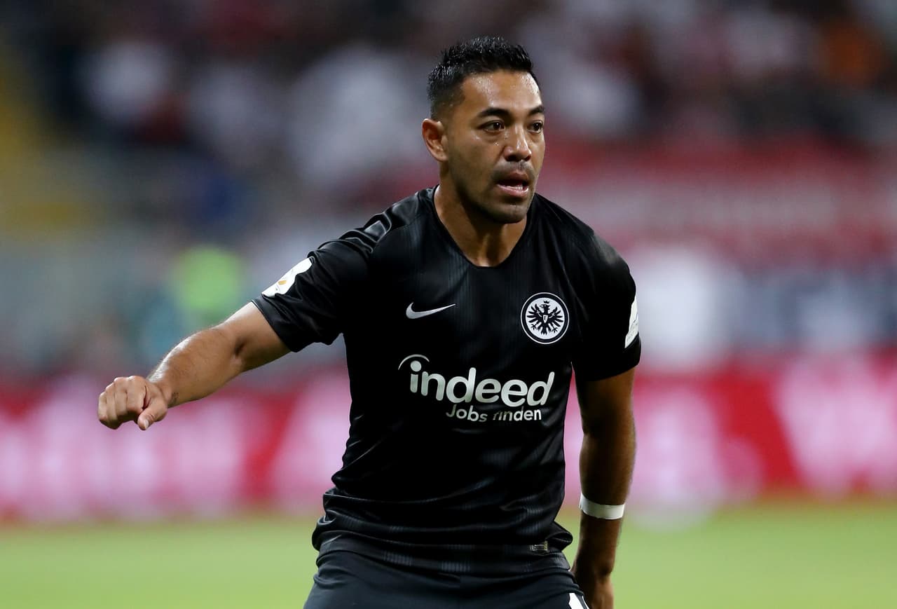 Por problemas en la espalda, Marco Fabián ya no podrá fichar con el Fenerbahce 
