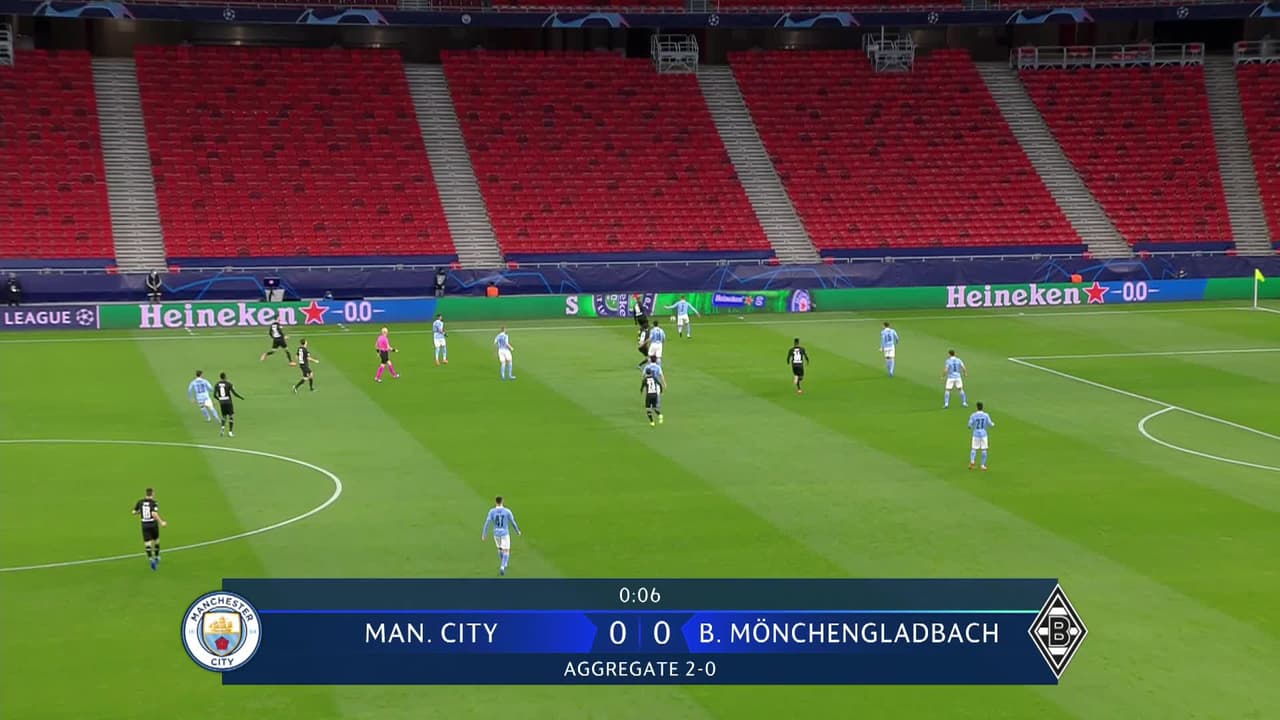 Arranca el partido y la pelota está en juego.