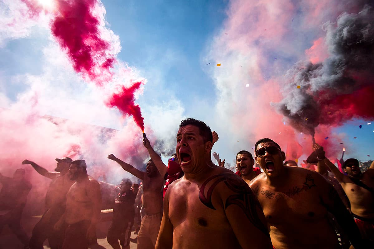 Fanáticos de Xolos de Tijuana en las afueras del Estadio Caliente, previo al juego contra León por la jornada 3 del Apertura 2018.