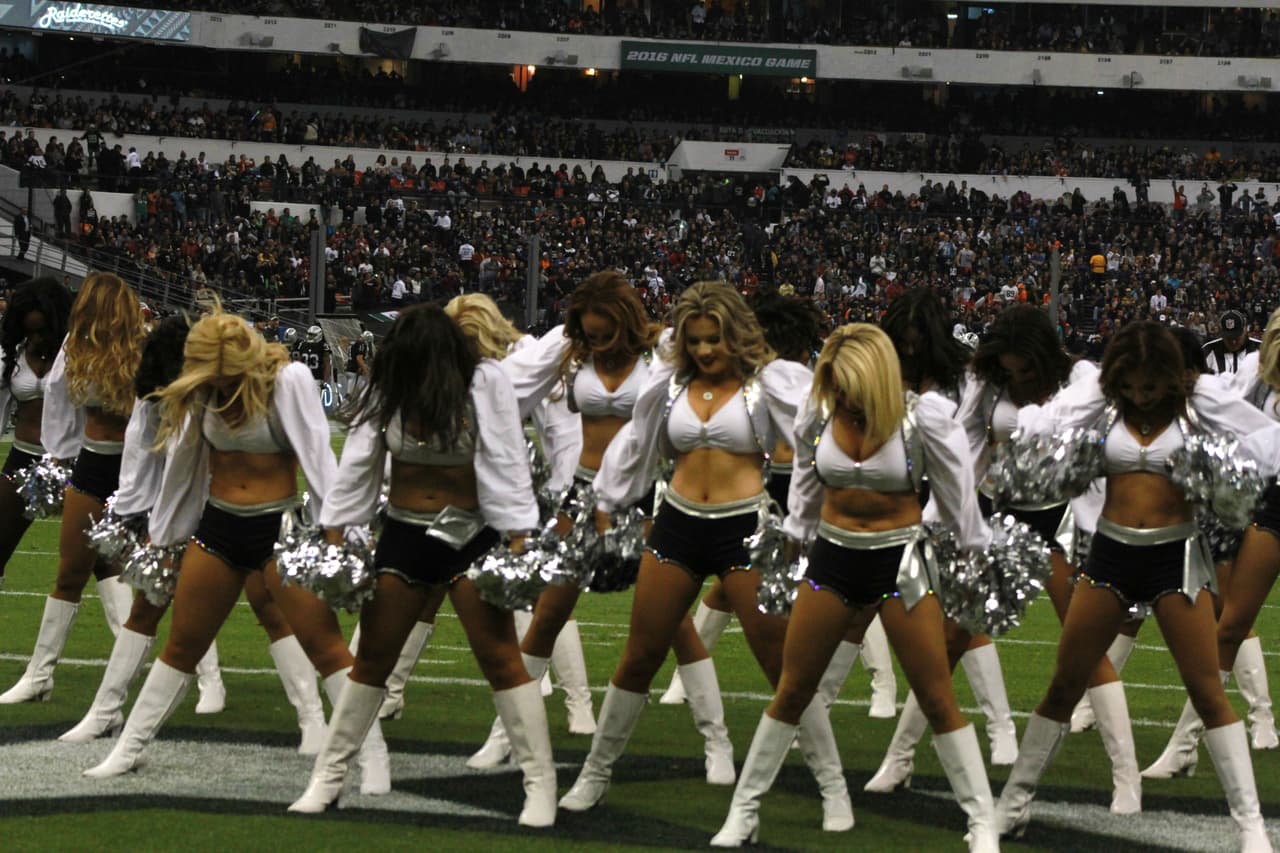 Miles de aficionados y apasionados de la NFL se dieron cita en el estadio Azteca para presenciar el duelo de Monday Night entre Raiders y Texans.